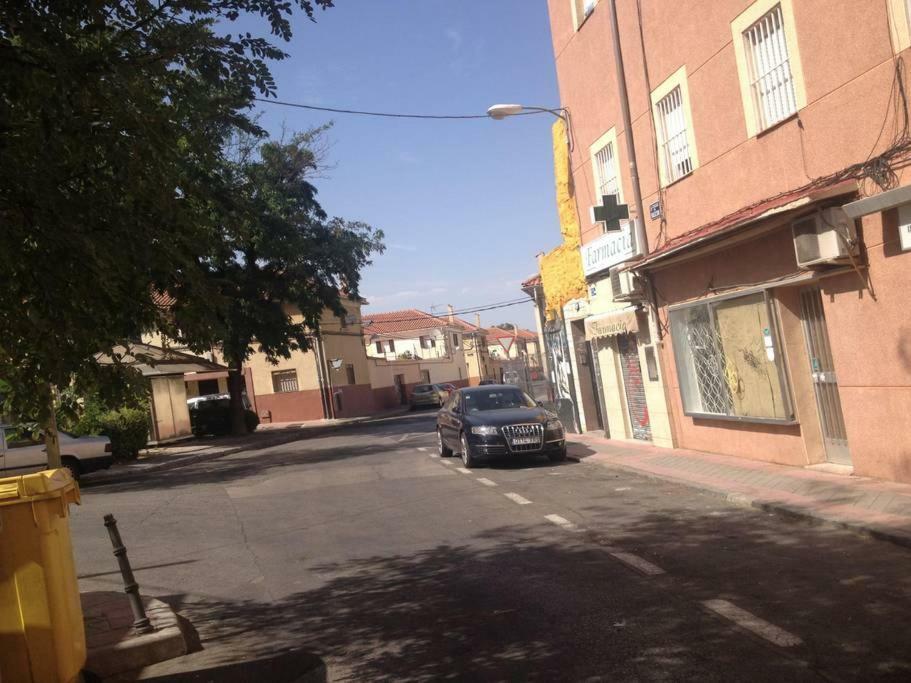 Apartamento Urgel Мадрид Екстер'єр фото
